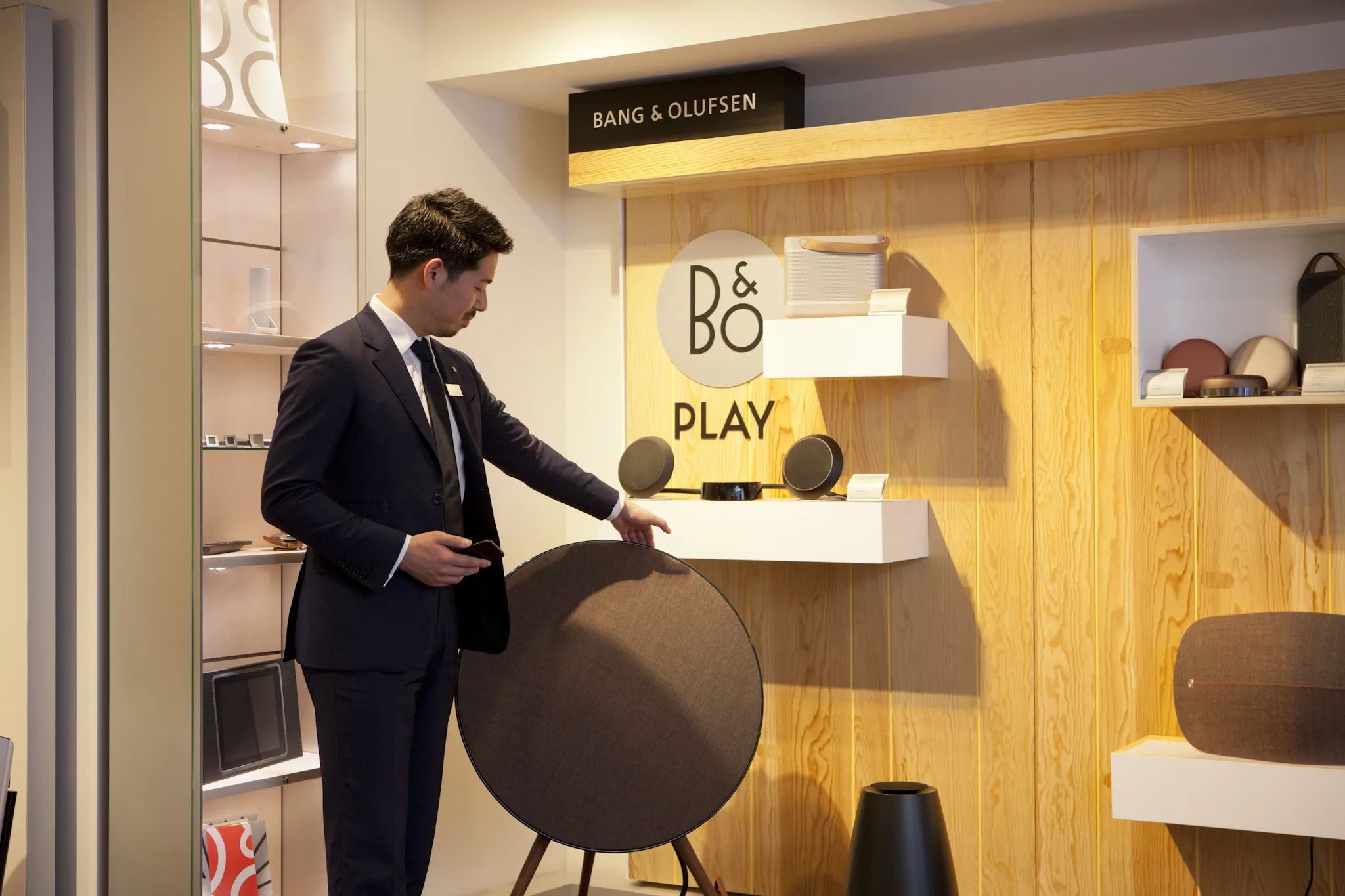 目と耳を楽しませるホームスピーカーの新しいカタチ「Beoplay 目と耳を楽しませるホームスピーカーの新しいカタチ「Beoplay
