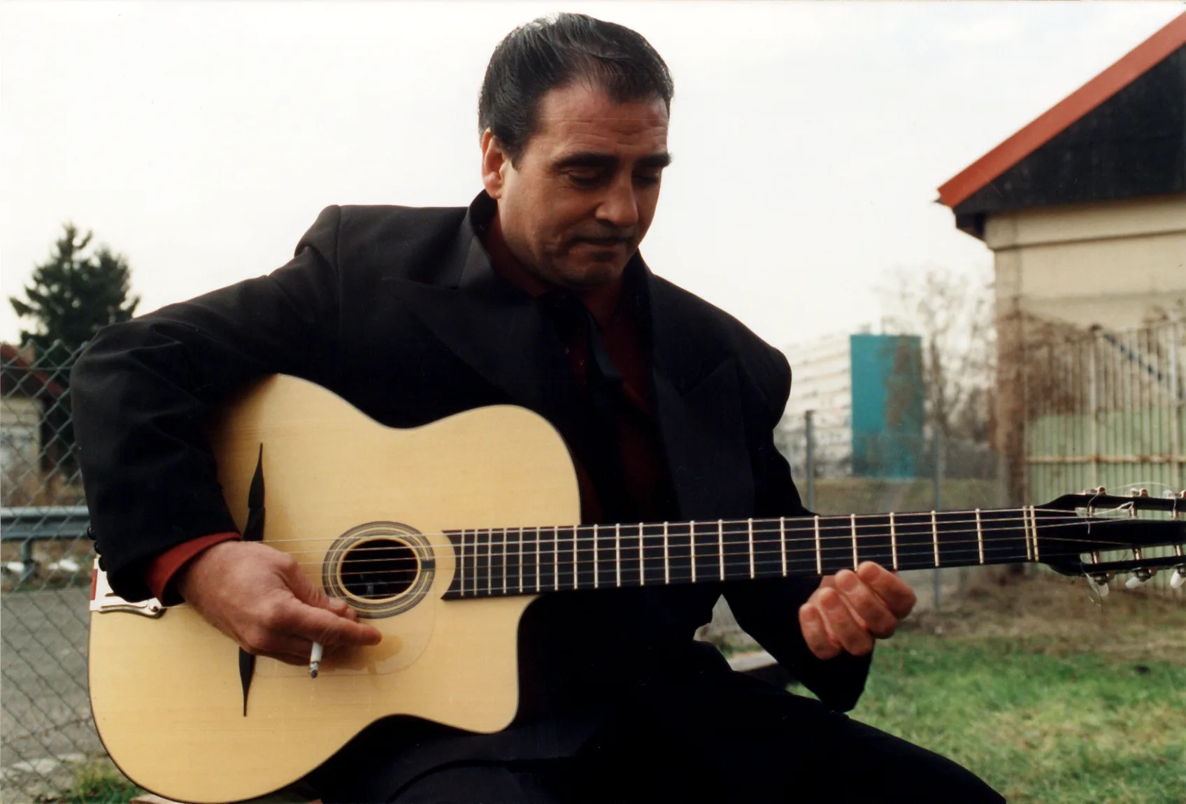 ジャンゴ・ラインハルトの後継者チャボロ・シュミットが7月に来日 | ARBAN