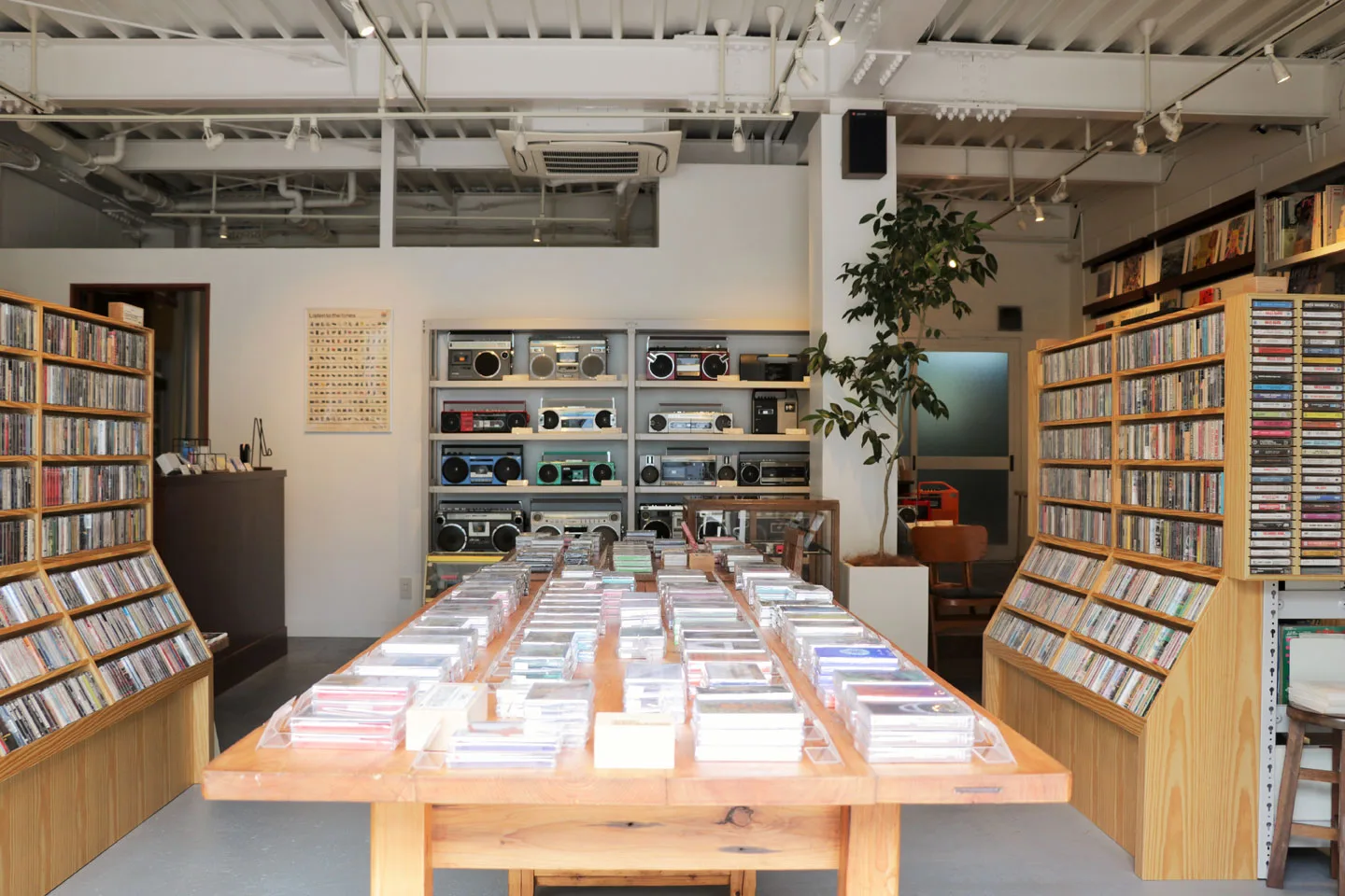 中目黒のカセットテープ店「waltz」を舞台にカセットテープの魅力を