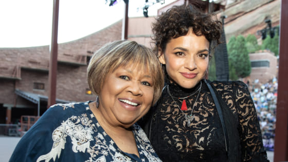 ノラ・ジョーンズとメイヴィス・ステイプルズ