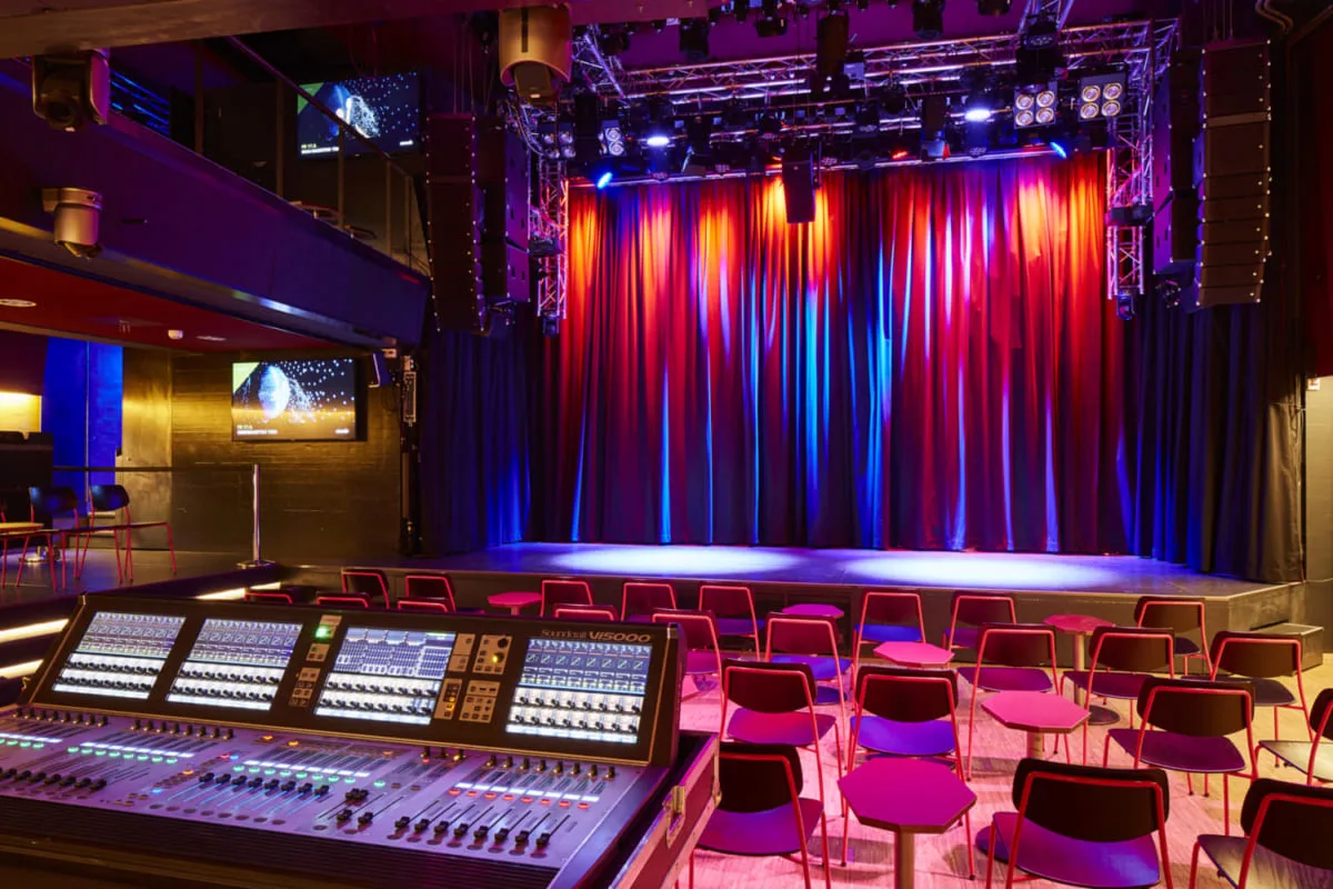 ライブの臨場感を3dストリーミングで楽しむ ゼンハイザーが導く新感覚の音楽体験 Arban ライブの臨場感を3dストリーミングで楽しむ ゼンハイザーが導く新感覚の音楽体験 Arban