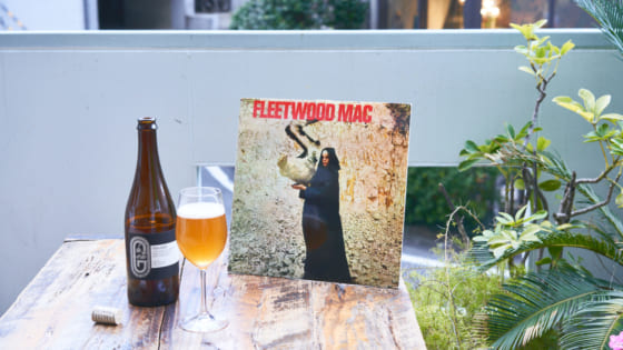 ハトスバーのテラスとクラフトビールとフリードウッドマックの写真