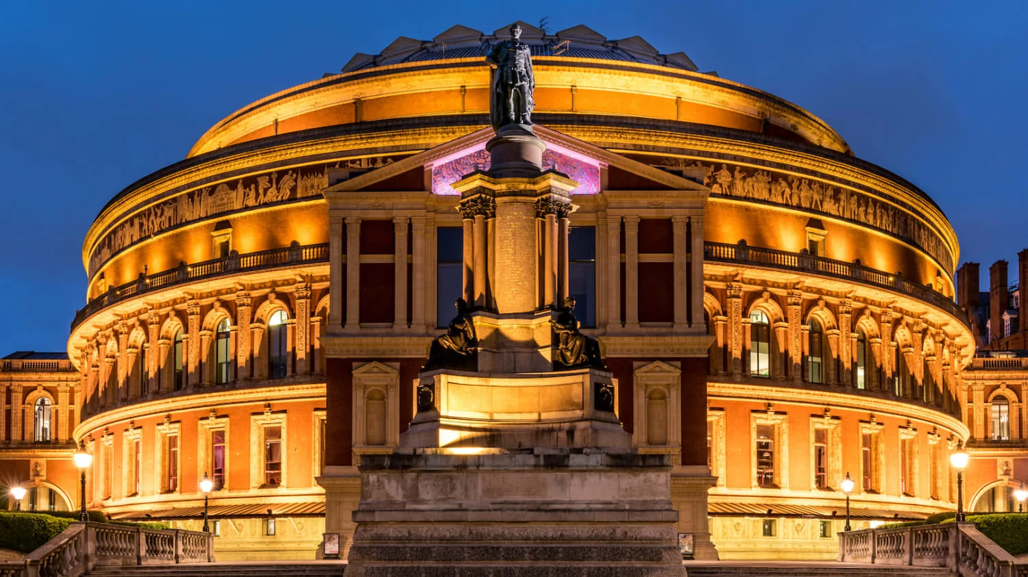 英ロンドンの「ロイヤル・アルバート・ホール」がライブ 
