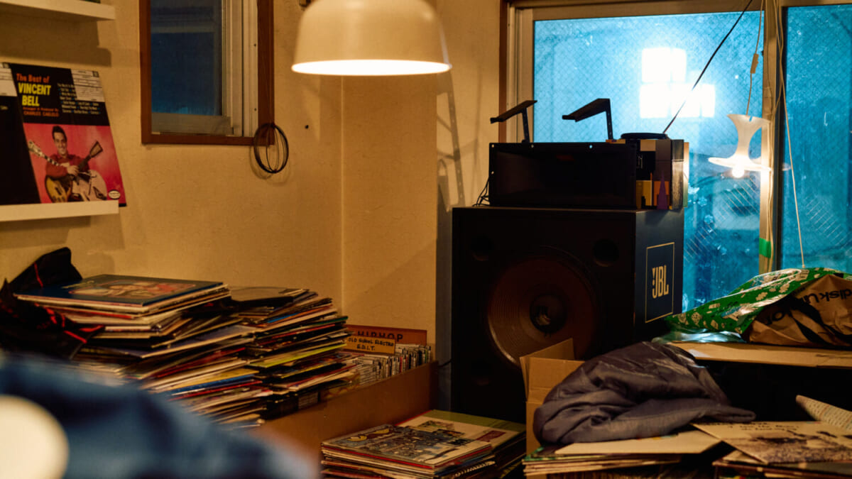 Upstairs Records & Bar（アップステアーズレコーズ＆バー）_写真9